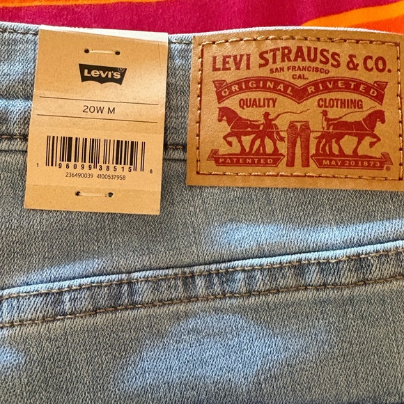 Levi's Hypersoft Classic Boot Cut Jeans. NWT - Picture 1 of 6